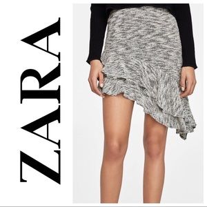 Zara Asymmetric Black & White Marled Skirt